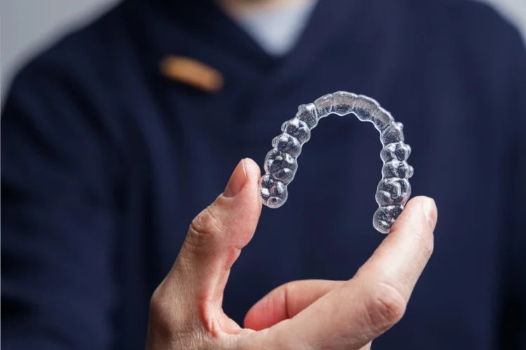  Clear Aligners